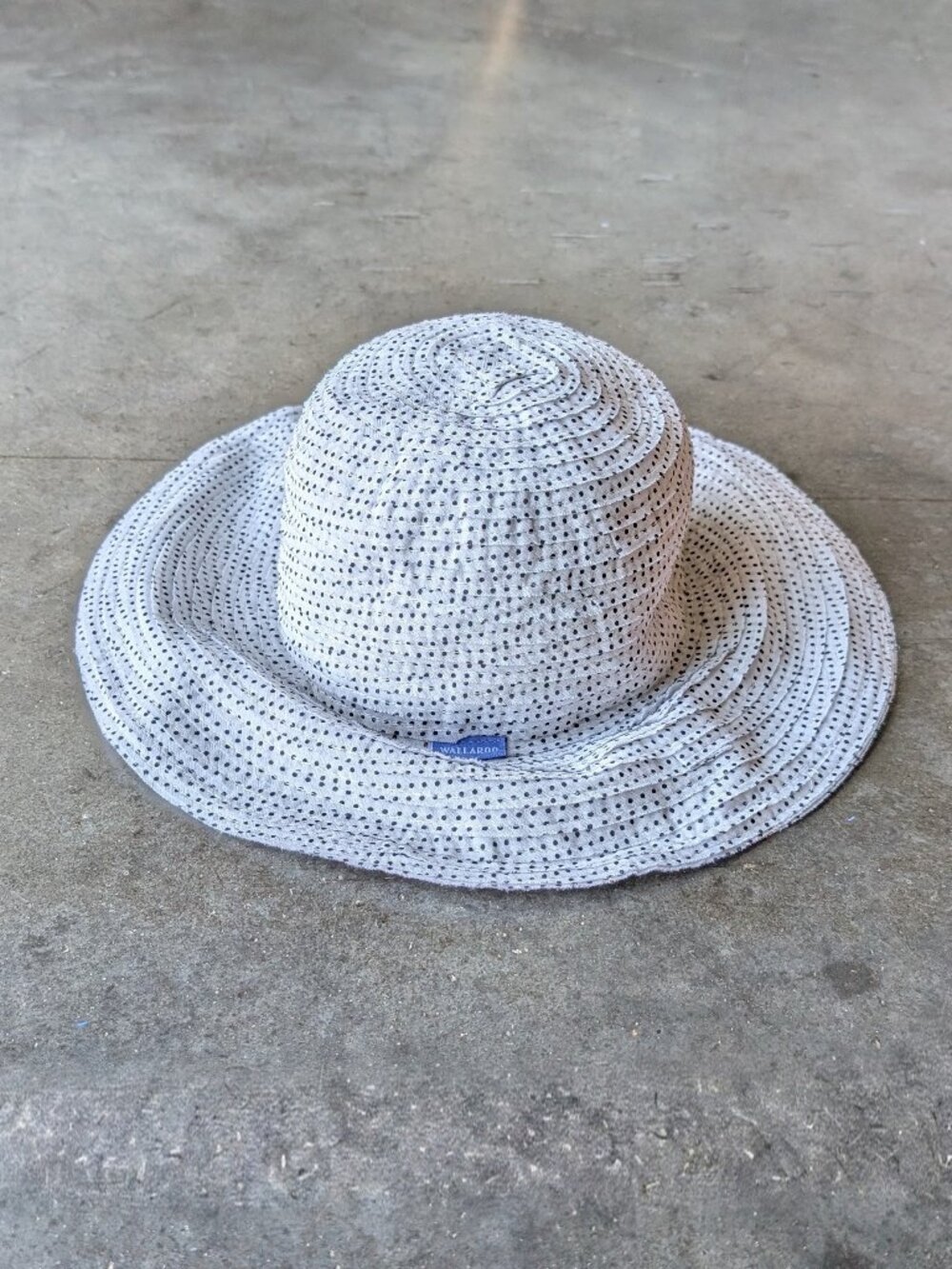 Wallaroo Hat Company Petite Scrunchie Hat White Black Polka Dot Floppy Sun Hat